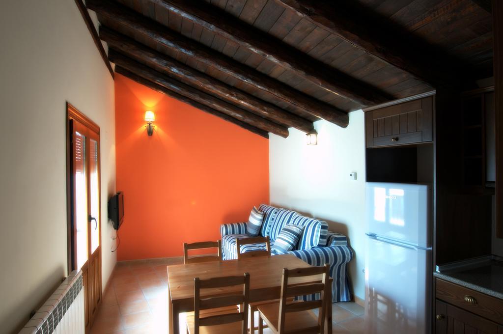 Apartamentos Cine Capicol Albarracín Kamer foto