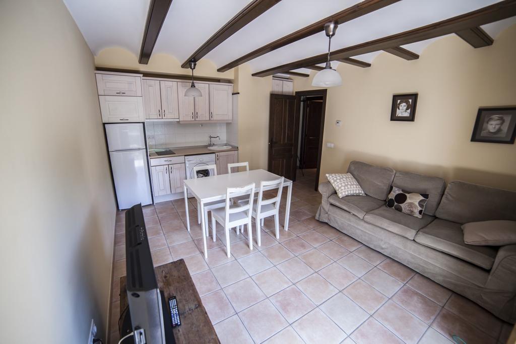 Apartamentos Cine Capicol Albarracín Buitenkant foto
