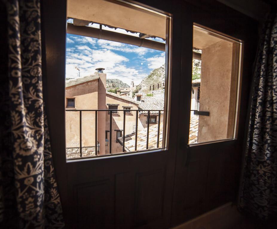 Apartamentos Cine Capicol Albarracín Buitenkant foto