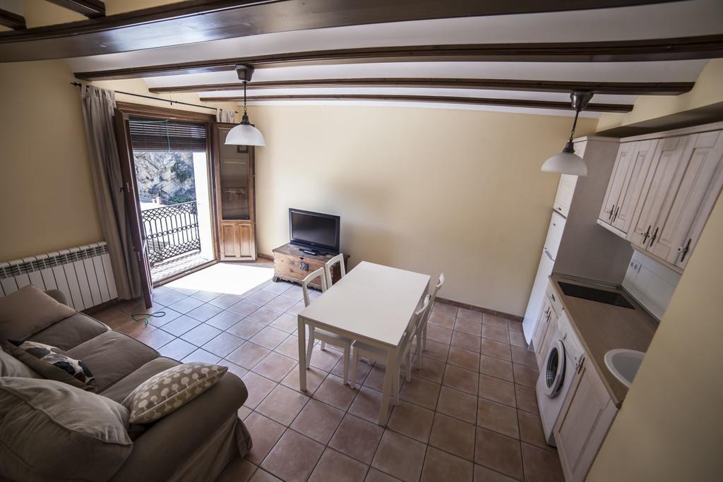 Apartamentos Cine Capicol Albarracín Buitenkant foto
