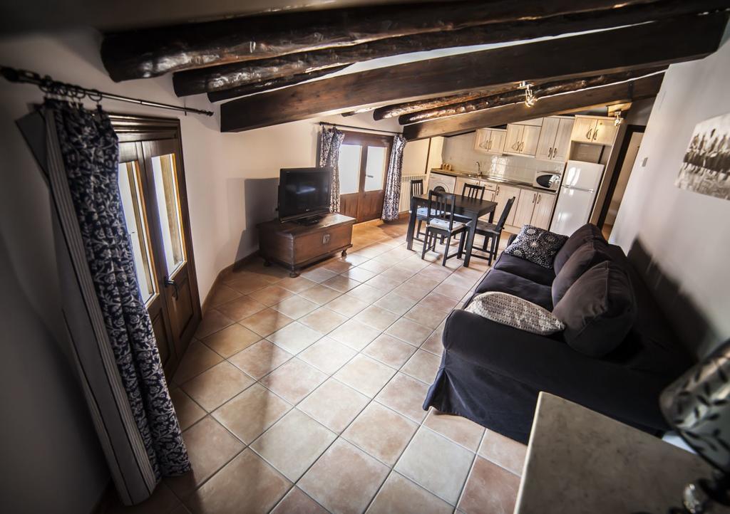 Apartamentos Cine Capicol Albarracín Buitenkant foto