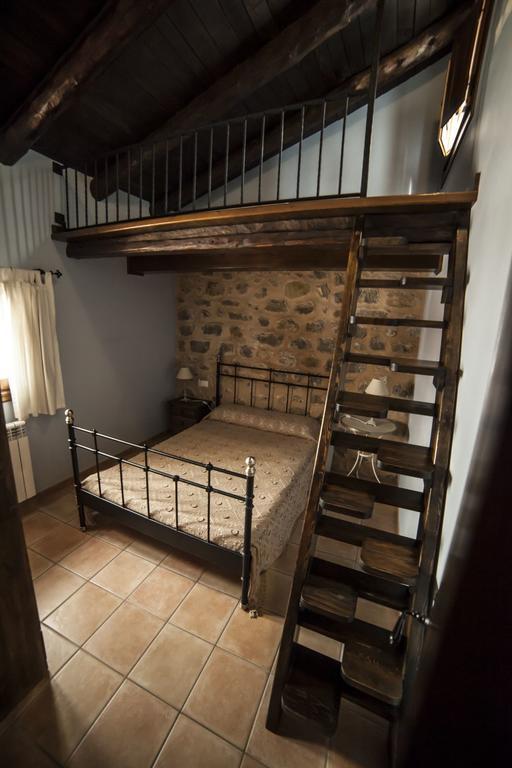 Apartamentos Cine Capicol Albarracín Buitenkant foto